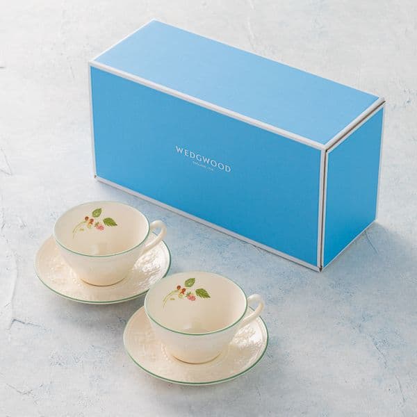 <フェスティビティ> ラズベリー ティーカップ&ソーサー ペア