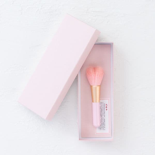 ハート型チークブラシ